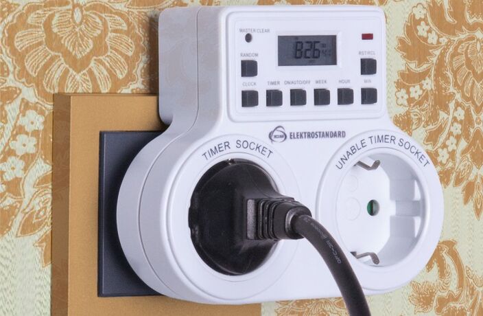 intelligent power saving plug